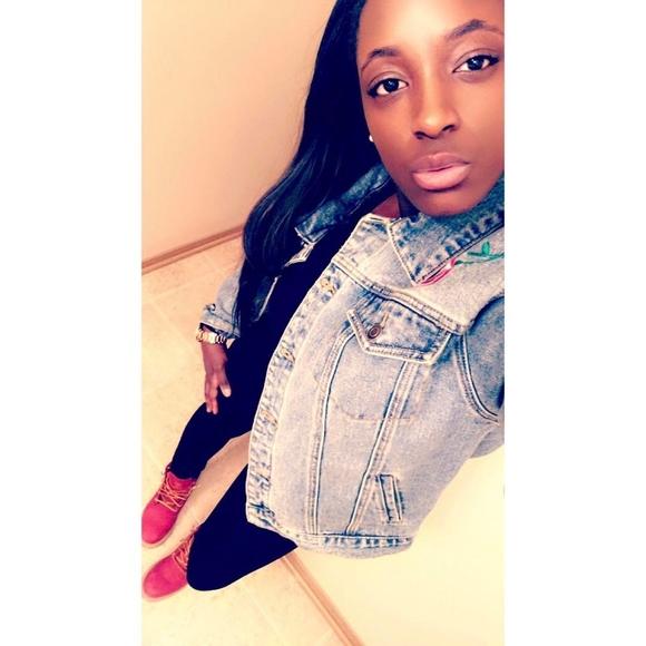 Meet your Posher, Linesha - Picture 1 of 1